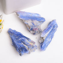 Load image into Gallery viewer, Natural Kyanite Ore 天然藍晶原石
